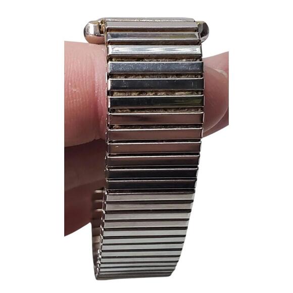 Vintage CHOICE Quartz Watch Hong Kong Rectangular Face Stretch Band New Battery - Picture 10 of 15